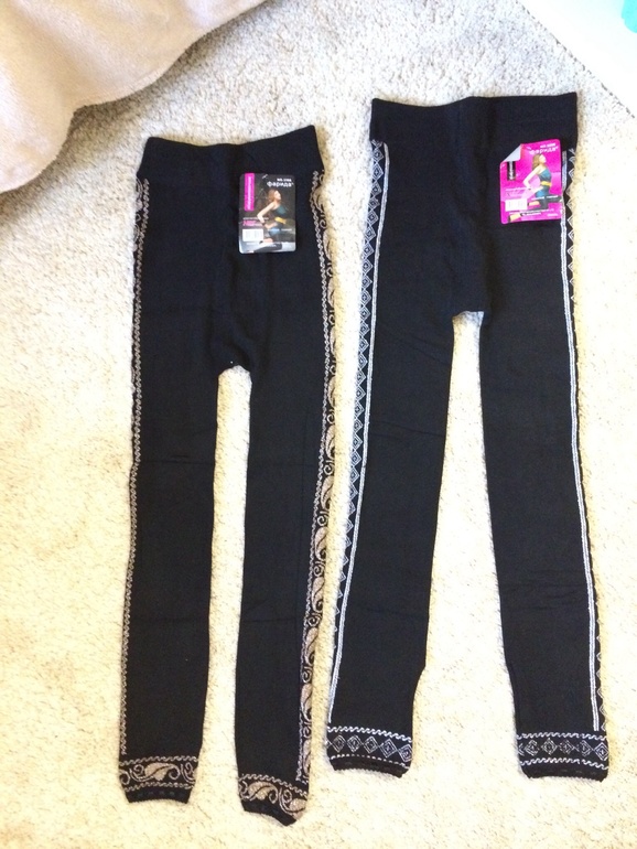 Продам новые, теплые лосины, с начесом. 2 шт. По бокам золотая вставка или серебряная. Цена 300 за шт.