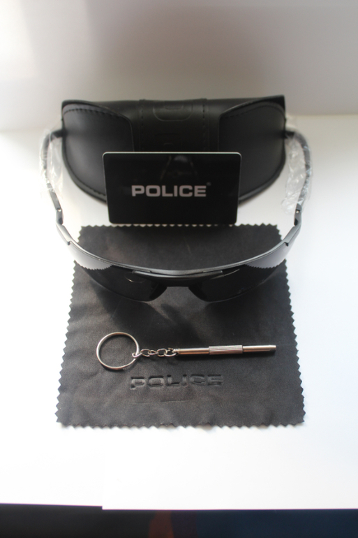 Cолнцезащитные мужские очки Police P6806