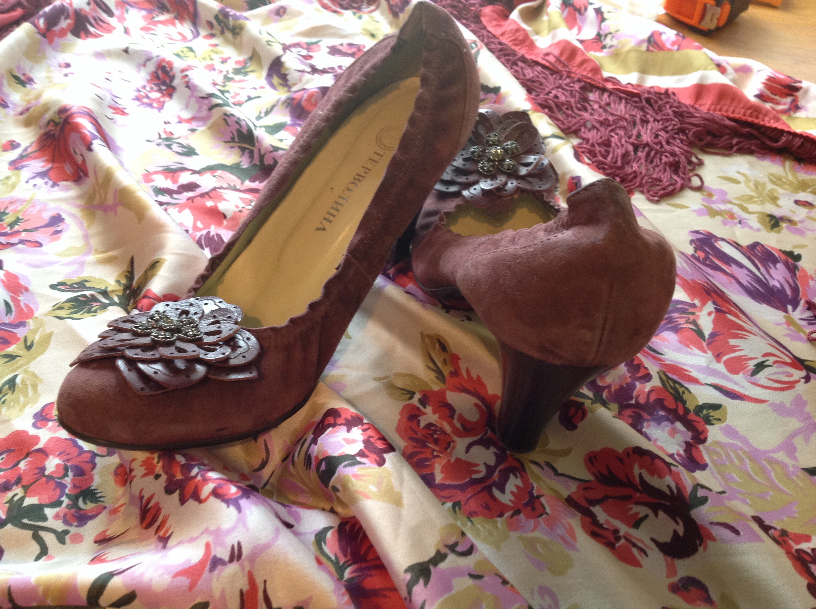 Продам туфельки