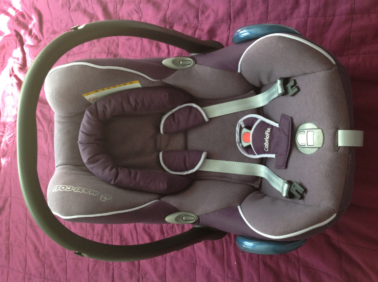 Продам Maxi Cosi CabrioFix с базой FamilyFix группы (0+ 13)