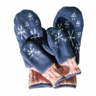 Мягкие флисовые варежки с вышивкой зимней тематики
