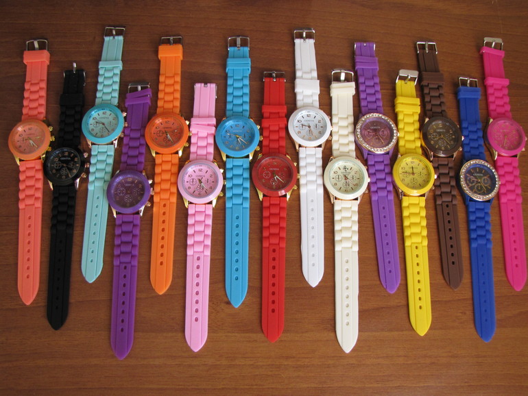 Часики Женева с силиконовым ремешком по 300 руб. в наличии! Москва и регионы!