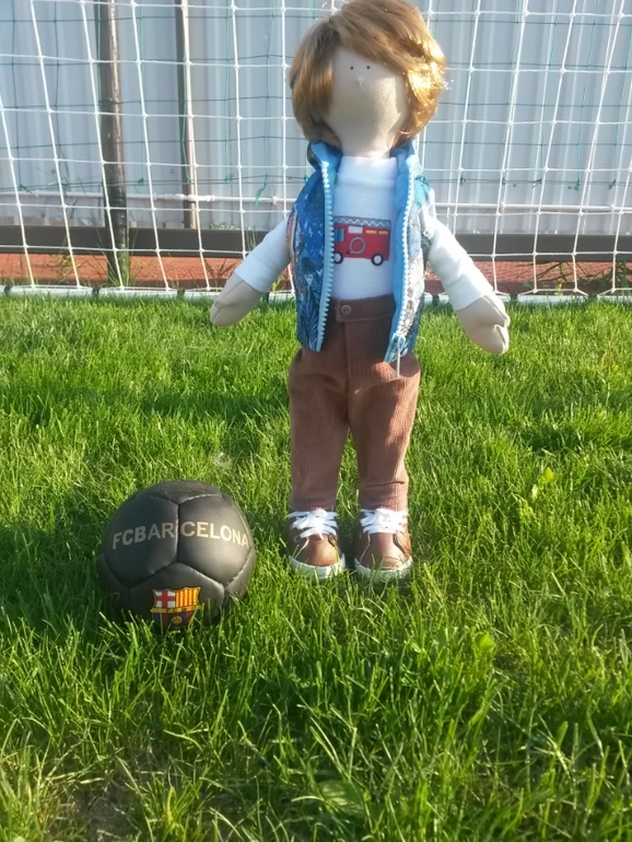 Лошадка Синтия и кукла мальчик Эрнест.