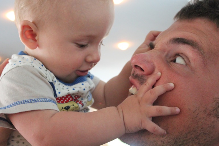 Андрюша, его родители и бабушка ездили на мооооре)