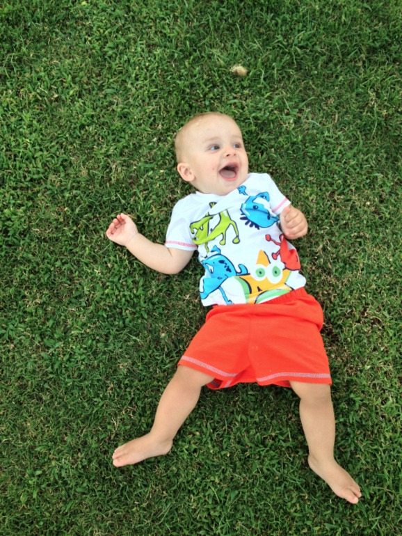 Андрюша, его родители и бабушка ездили на мооооре)