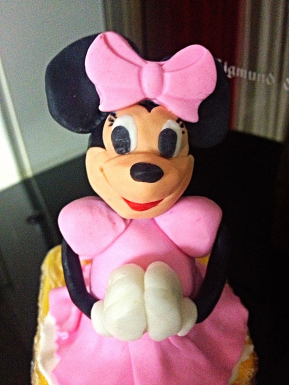 Минни-маус)