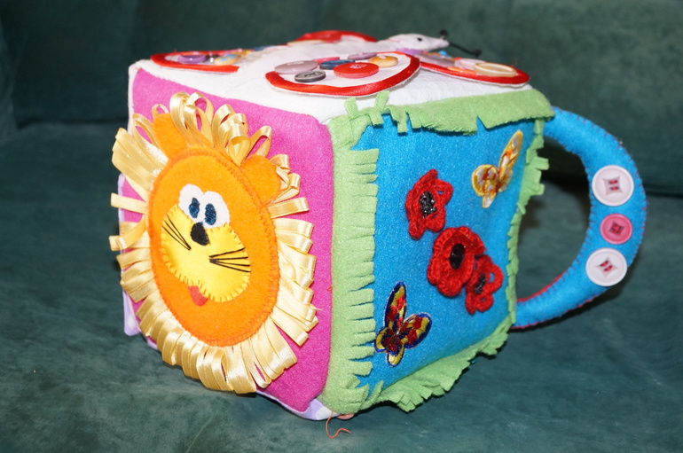 Мой первый кубик (надеюсь, развивающий)