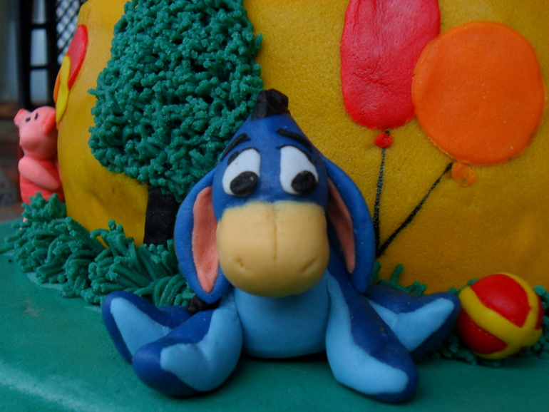 Любимому крестнику тортик на 2 годика!!! Покритикуйте!!!