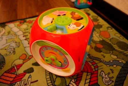 наши любые игрушки с 0 до 11 месяцев))