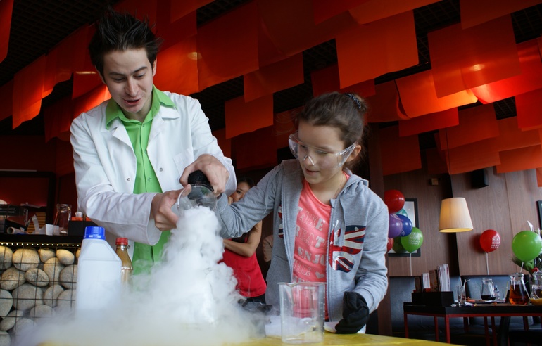 Началась пора выпускных в детских садах и школах. А у нас пора акций и выгодных предложений!