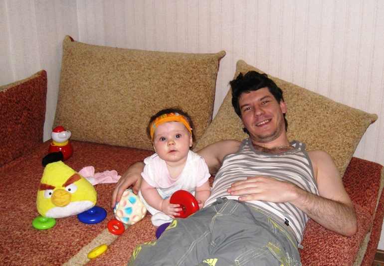 Наши полугодовалые умелки:)