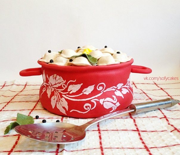 Кастрюля с пельменями)