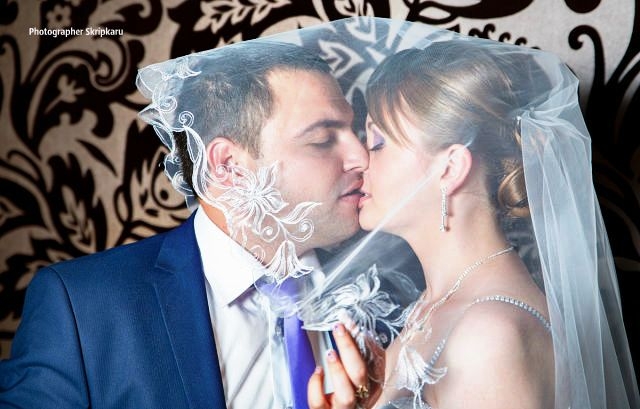 При заказе свадебной съёмке букет и макияж в подарок 20 тыс. руб. полный день )