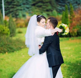 При заказе свадебной съёмке букет и макияж в подарок 20 тыс. руб. полный день )