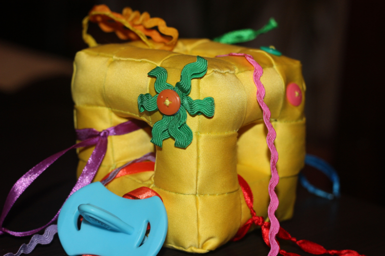 Кубик с дыркой