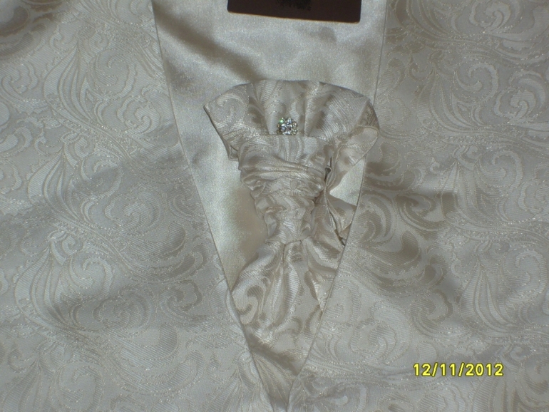 Свадебное платье размер 46 и жилетка для жениха