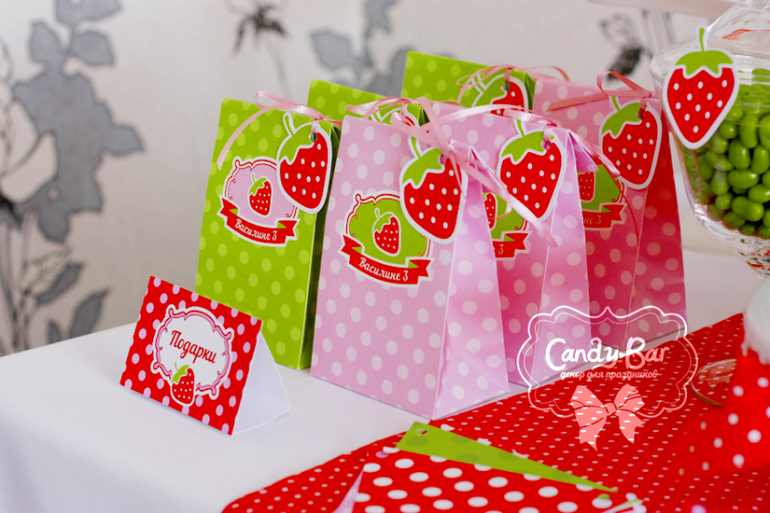 Candy Bar в клубничном стиле