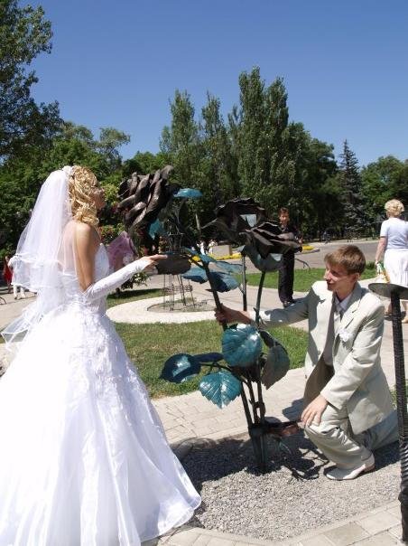 как-то не радостно