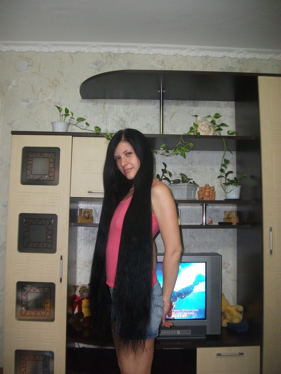 ХОЧЕТСЯ КАРДИНАЛЬНОЙ СМЕНЫ ПРИЧЕСКИ И ЦВЕТА!!!