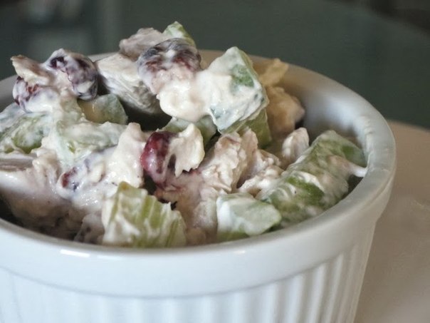 Салат из индейки и яблок