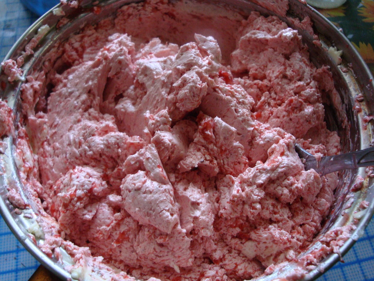 Бисквитный клубничный торт