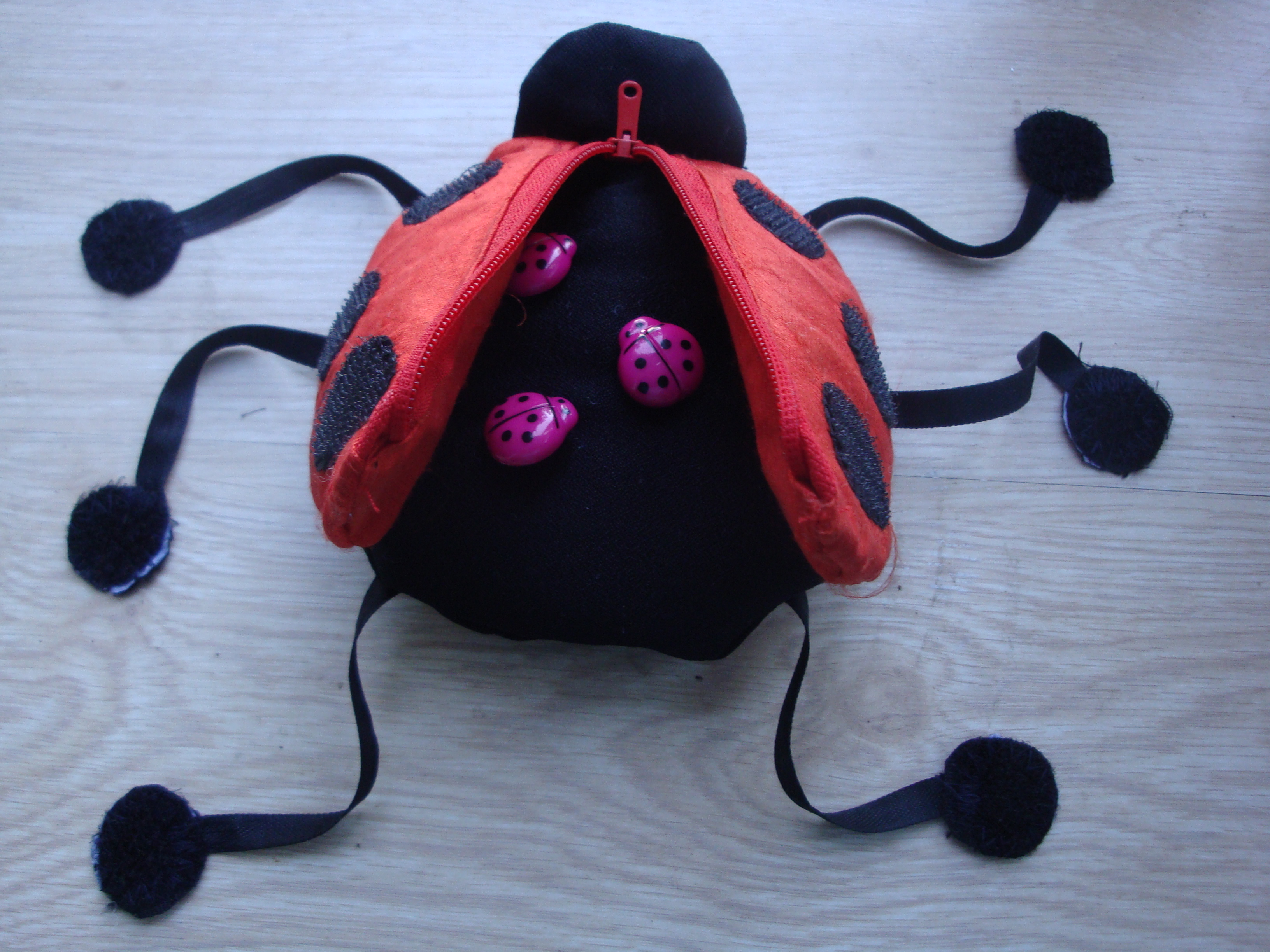 МК развивающей игрушки "Божья коровка" (ооочень много фото!)