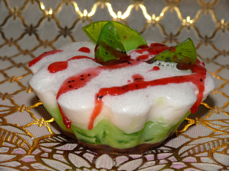 А я люблю делать аппетитные пирожные и кофейно -шоколадные!)