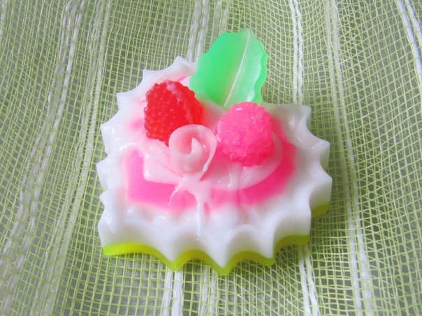 А я люблю делать аппетитные пирожные и кофейно -шоколадные!)