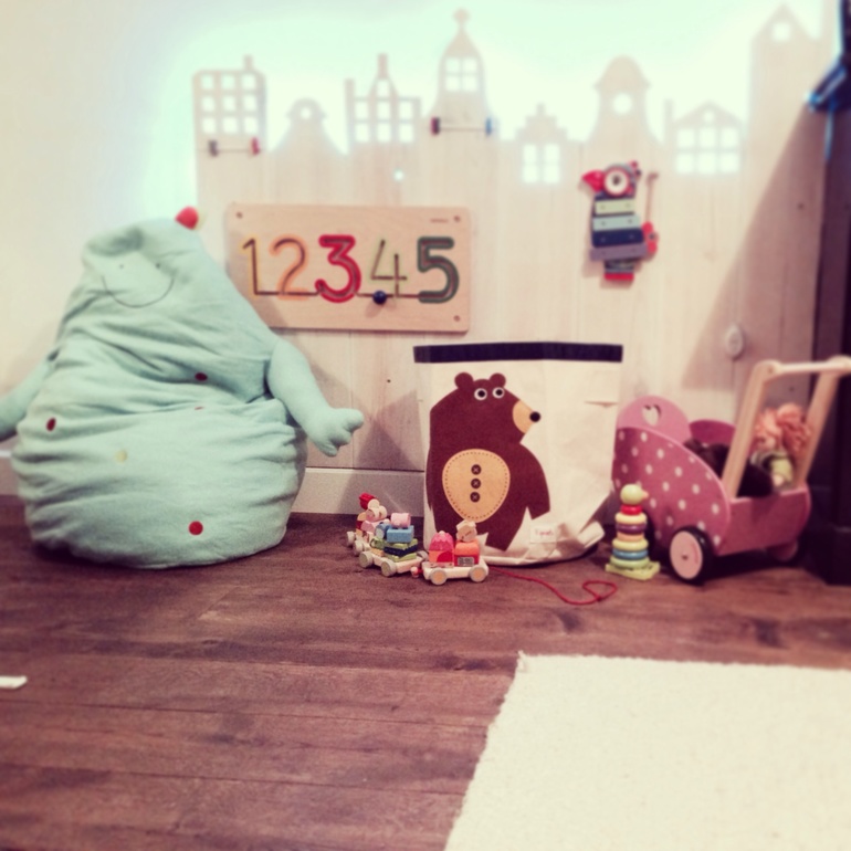 Наш игровой уголок в гостинной