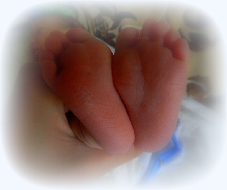 Нам 1 месяц. Подарочки