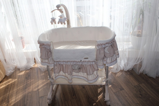 Купили колыбельку!