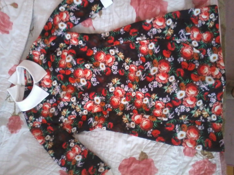 Пристрою платье Турция !Размер 36+6 !Мне великовато!