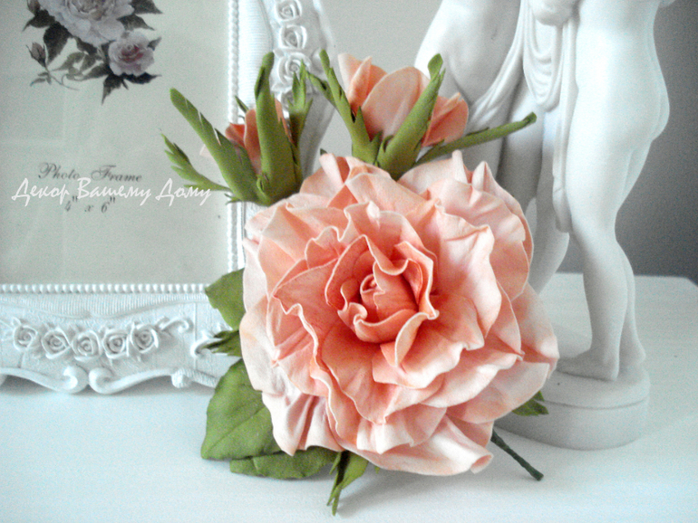 Броши и заколки любых цветов! Не боятся воды и прикосновений.