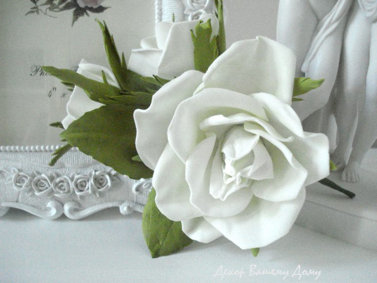 Броши и заколки любых цветов! Не боятся воды и прикосновений.