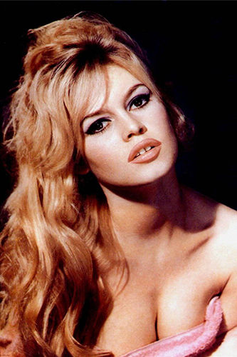 Читать полностью: Парижское любовное гнездышко Брижит Бардо продают за шесть миллионов евро | Vielle.ru http://vielle.ru/продают-гнездышко-брижит-бардо/#ixzz2vODjCnas Парижское любовное гнездышко Брижит Бардо продают за шесть миллионов евро