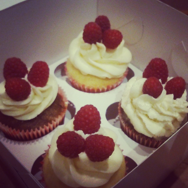 Небольшие наборы вкусностей для подружек-именниниц