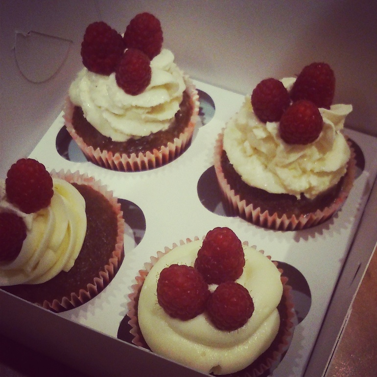 Небольшие наборы вкусностей для подружек-именниниц