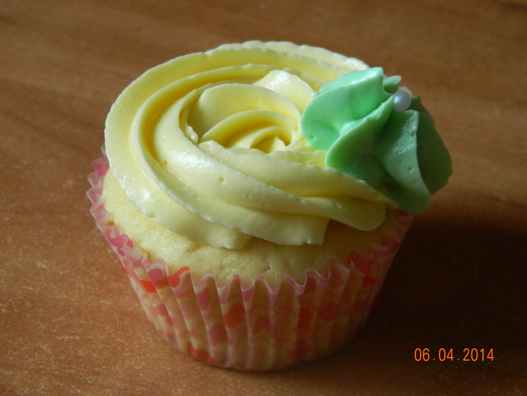 Ванильные капкейки с лимонным курдом