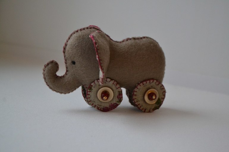 Первые фетрушки в моем исполнении