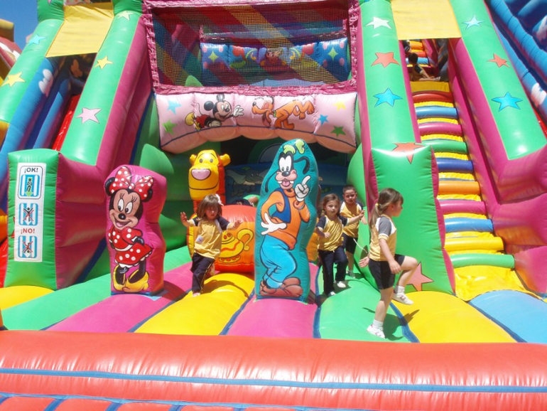 Лушее место для отдыха с малышами - Испания, маленькое море.