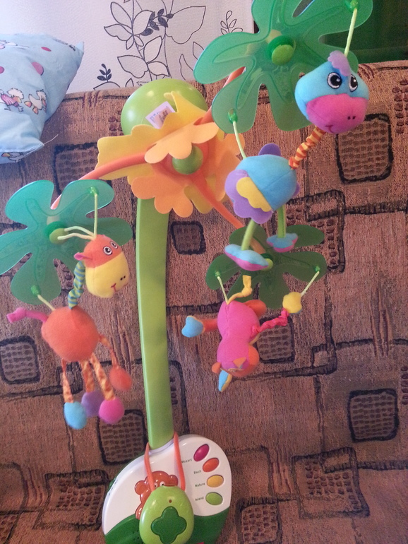 продаю мобиль в кроватку