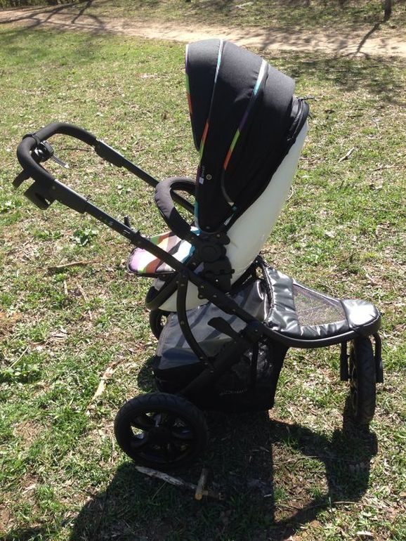 Необычная коляска Guzzie+Guss Casita.