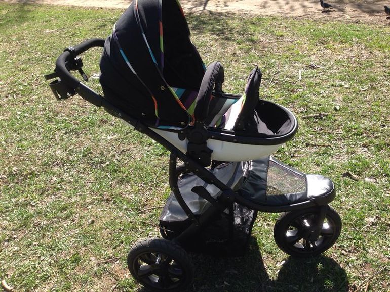 Необычная коляска Guzzie+Guss Casita.