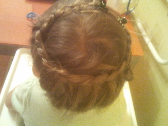 Садик, воспиталки и прически