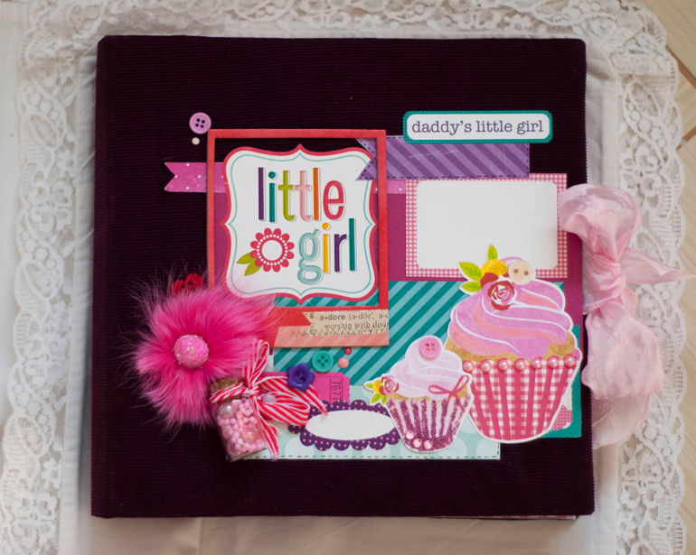 Альбом для девочки. Продаётся.