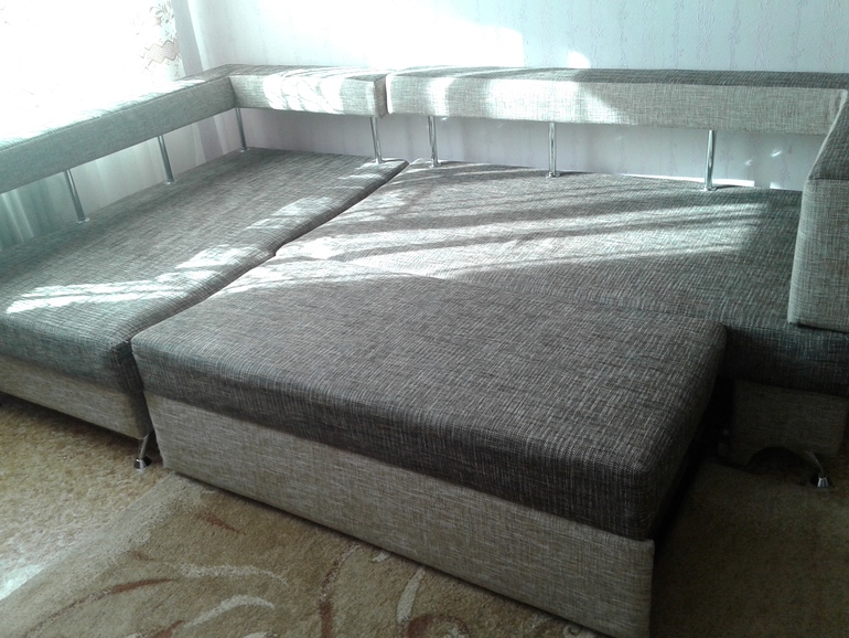 Диван-уголок. Срочно! В связи с переездом. 10000 рублей.