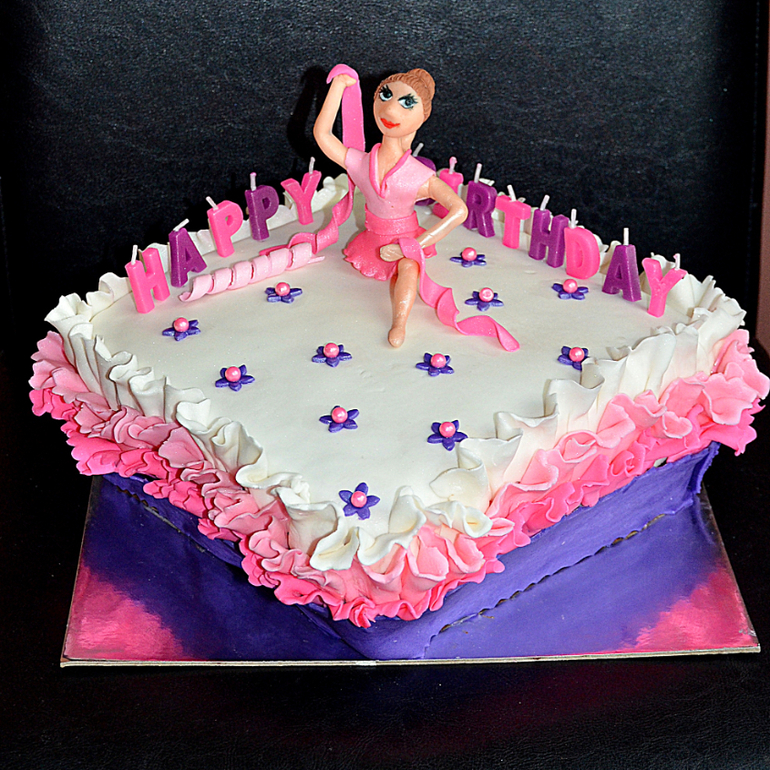Торт для гимнастки. Торт девочка. Тортик для гимнастки. Торт на 10 лет девочке. Тортик для девочки гимнастки.