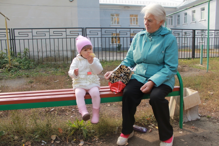 Милана с бабушкой