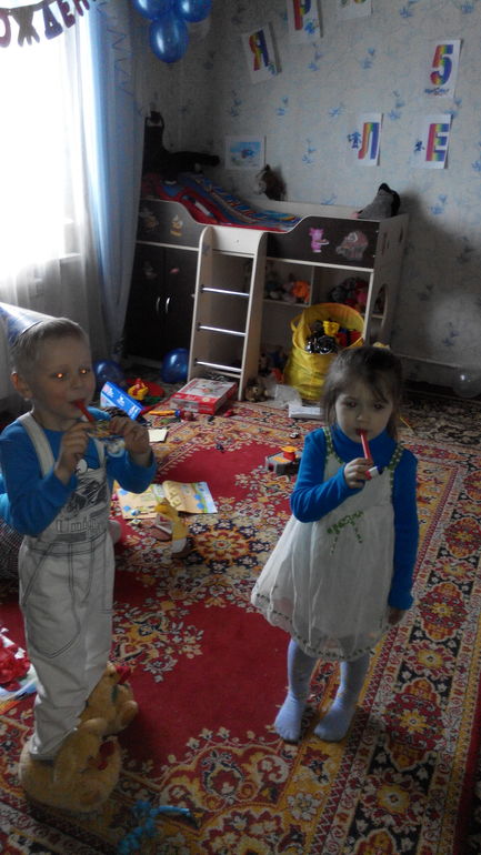 день варенье -Ярику 5 лет, смурффффный день:))))