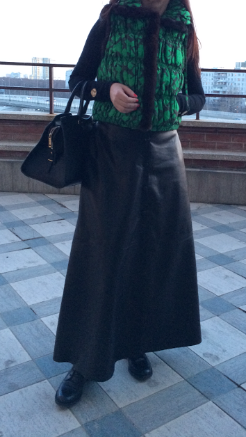 Стильная жилетка с норковой отделкой***OSCAR DE LA RENTA***,ОРИГИНАЛ!